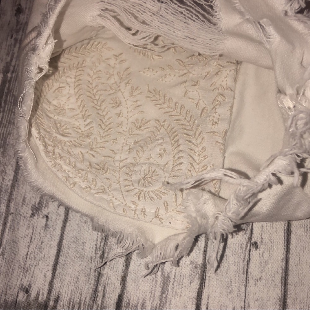 Hi-Rise Shortie Ripped Shorts - Picture 3 of 4